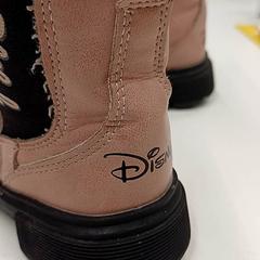 İLost kullanarak IKEA Clermont Ferrand tarafından bildirildiği gibi Chaussure Bottines enfant roses
