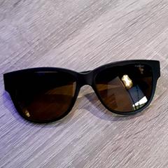 Okulary słoneczne, zgłoszono przez EBS Tramplein przy użyciu iLost