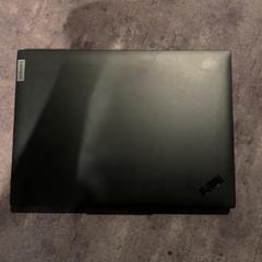 Laptop Lenovo, amint azt Van der Valk Hotel Haarlem az iLost segítségével jelentette.