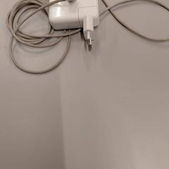 Ordenagailu eramangarriko kargatzailea oplader, gisa salatu by Heidelberglaan 15 iLost erabiliz