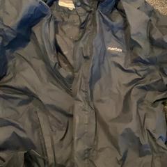 Herrenjacke waterproof, gemeldet von MEININGER Hotel Amsterdam City West über iLost