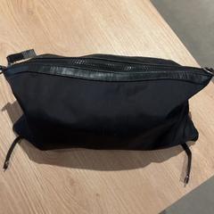 Toilettas & Handtas, gisa salatu by Van der Valk Hotel Eindhoven - Best iLost erabiliz