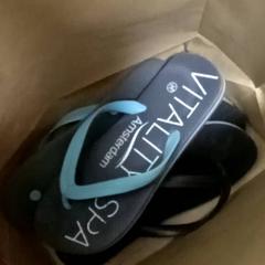 Zapatilak slippers, gisa salatu by Mövenpick Hotel Amsterdam City Centre iLost erabiliz