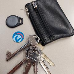 Sleutelhoes met sleutels en druppel / nfc tag, come riportato da Gemeente Hilversum utilizzando iLost