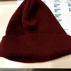 قبعة صغيرة Bordeau، كما تم الإبلاغ عنه بواسطة IKEA Brest Guipavas عبر iLost