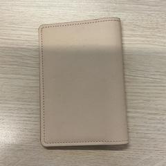 Paspoort houder, zoals gemeld door Gemeente Arnhem met iLost