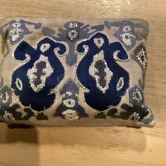 Borsa da toilette toilettasje, come riportato da Poppodium 013 utilizzando iLost