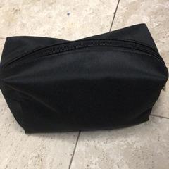 Trousse de toilette, a été signalé par Hotel van der Valk Maastricht utilisant iLost