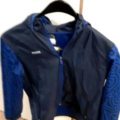Chaqueta para niños Kinderta, ha sido reportado por Qbuzz ZHN con iLost