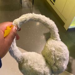 Belarri-mufak BLUE, gisa salatu by Room Mate Bruno iLost erabiliz