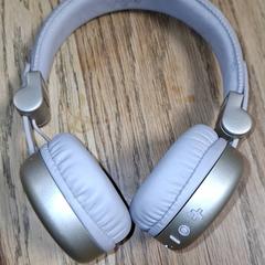 Headphones hoogdtelefoon, as reported by Qbuzz DMG using iLost