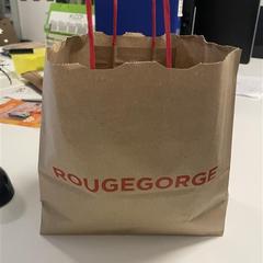 가방 Rougegorge, iLost를 사용하여 IKEA Mons에 보고됨