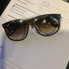 Zonnebril Zwart-bruin, zoals gemeld door TivoliVredenburg met iLost