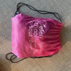 Rugzakje Roze، كما تم الإبلاغ عنه بواسطة Regio West-Vlaanderen عبر iLost