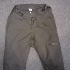 Pantaloni da sci, come riportato da SnowWorld Landgraaf utilizzando iLost