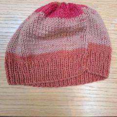 Gorro roze, ha sido reportado por Rijksmuseum van Oudheden con iLost
