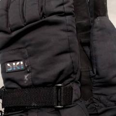 Rukavice Zwart, jak nahlášeno Arriva Friesland / Groningen pomocí iLost