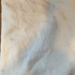 Kleidung, gemeldet von MEININGER Hotel Marseille Centre la Joliette über iLost