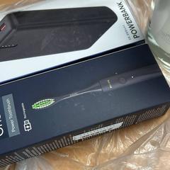 Escova de dentes, como reportado por Sheraton Brussels Airport Hotel utilizando o iLost