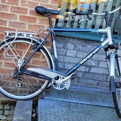 남성용 자전거 blauw met grijs, iLost를 사용하여 Gemeente Zonhoven에 보고됨