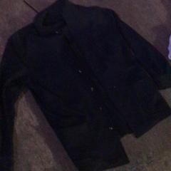 Jas donkerblauw jas Lange, ha sido reportado por De Heeren van Aemstel con iLost