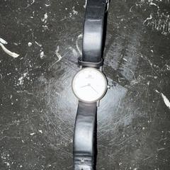 Horloge zwarte band, iLost'a bildirildiği gibi