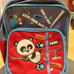 バックパック Enfant がiLostで IKEA Nice Saint Isidore によって報告されました