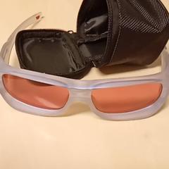 Sonnenbrille, gemeldet von Mövenpick Hotel Amsterdam City Centre über iLost