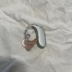 Hörgerät silver, segons ha informat MEININGER Hotel Munich Olympiapark mitjançant iLost