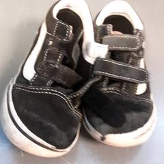 Schoenen kind, como reportado por Diergaarde Blijdorp utilizando o iLost