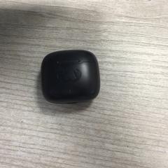 Airpod airpods, come riportato da Hotel van der Valk Maastricht utilizzando iLost