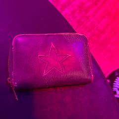 Wallet Kee, amint azt Club Nyx/Exit Café az iLost segítségével jelentette.