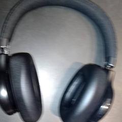 Auriculars, segons ha informat TivoliVredenburg mitjançant iLost