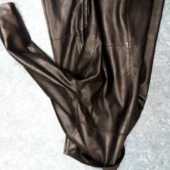 Giacca Zwart, come riportato da Vrije Universiteit Brussel (VUB) utilizzando iLost