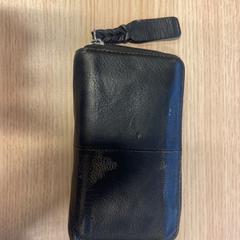 Portemonnee Van 't Veer, como reportado por Feyenoord Rotterdam utilizando o iLost