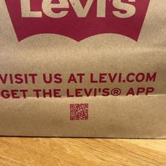 İLost kullanarak Designer Outlet Roermond tarafından bildirildiği gibi Purchase levis