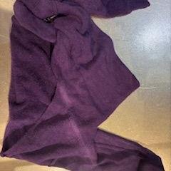 후드티 & 양말, iLost를 사용하여 MEININGER Hotel Lyon Centre Berthelot에 보고됨