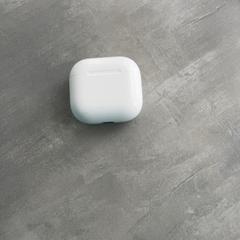 Airpods fodral, rapporterat av RRReis Arriva Achterhoek-Rivierenland med iLost