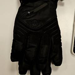 手袋 がiLostで Vrije Universiteit Amsterdam によって報告されました