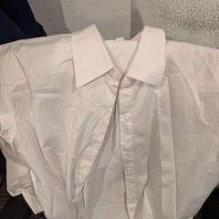 Bluza, zgłoszono przez Inntel Hotels Utrecht Centre przy użyciu iLost