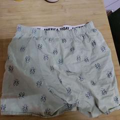 Boxers with lobsters, como reportado por Conscious Hotel Westerpark utilizando o iLost