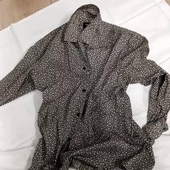 Blúz, amint azt Grand Hotel Amrâth Amsterdam az iLost segítségével jelentette.