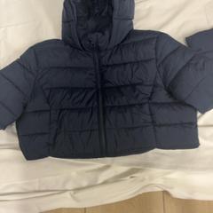 Dzseki Donker blauw, amint azt Grand Hotel Amrâth Amsterdam az iLost segítségével jelentette.