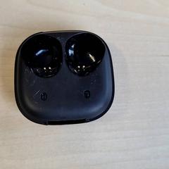 Airpods fodral, rapporterat av Connexxion Haarlem IJmond med iLost