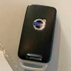 자동차 열쇠 Schwarz Farbe, iLost를 사용하여 MEININGER Hotel Berlin Airport에 보고됨