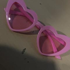 نظارات شمسية Roze، كما تم الإبلاغ عنه بواسطة Jaarbeurs عبر iLost