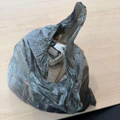 حقائب حمل وحقائب اليد zwem، كما تم الإبلاغ عنه بواسطة Van Heugten Tours عبر iLost