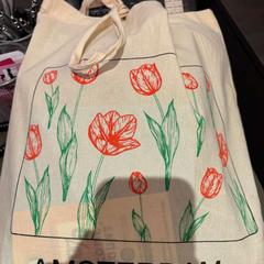Tas Holland tulip, zoals gemeld door Leonardo Boutique Museumhotel Amsterdam City Center met iLost