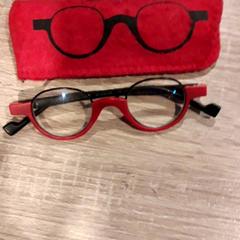 Glasses case with glasses, as reported by Van der Valk Hotel Apeldoorn - De Cantharel using iLost
