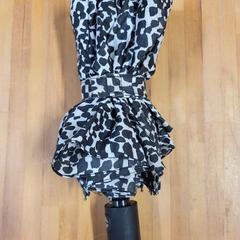 Paraugas, segundo informou Bolognalaan 101 usando iLost